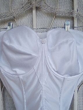 Dominique Strapless Size 46 DD  White Wedding Corset With Hook And Eye Closures.